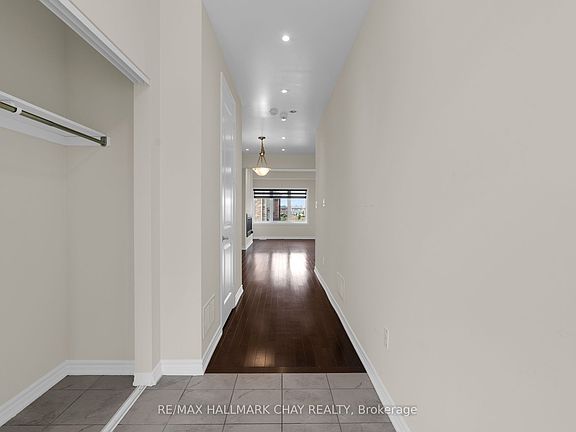 4th image of 264 Russell St