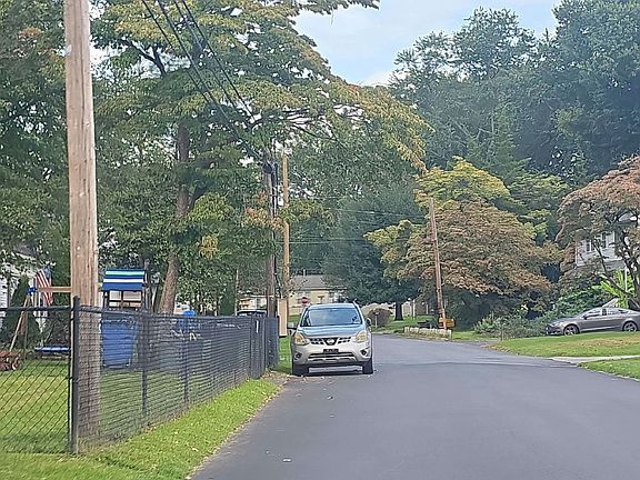 4th image of 783 Pennsylvania Ave