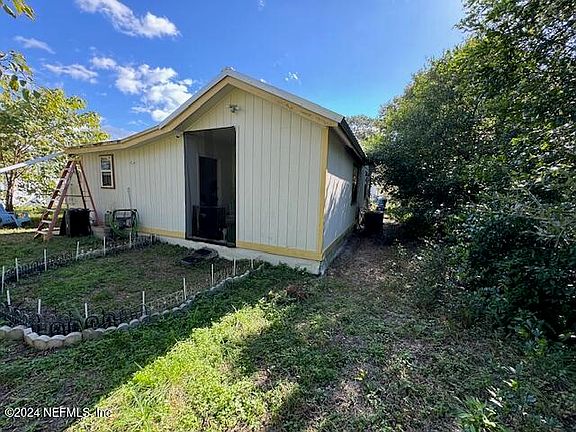 4th image of 8319 COCOA Avenue