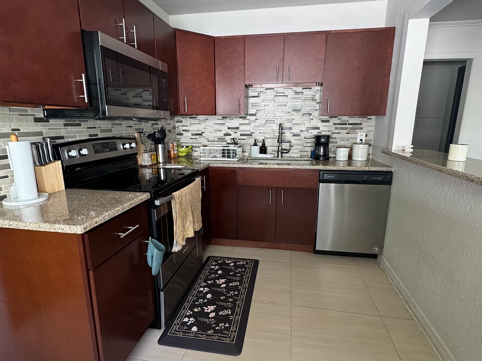 2 bed, 850 sqft, $2,500 — Photo 4