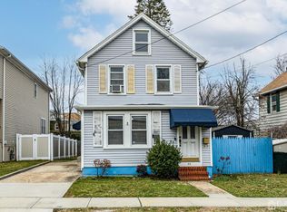 92 Albert St, Woodbridge, NJ 07095