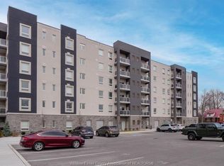 22 Victor St #104, Essex, ON N8M 1J7