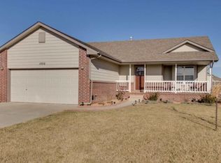 1406 N Spring Ridge Dr, Derby, KS 67037