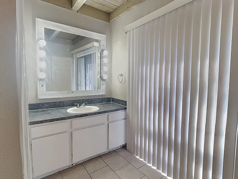 4900 El Campo Ave #6 — Photo 8