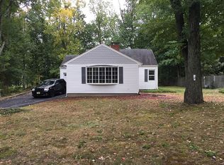 72 Sparrowbush Rd, Upper Saddle River, NJ 07458