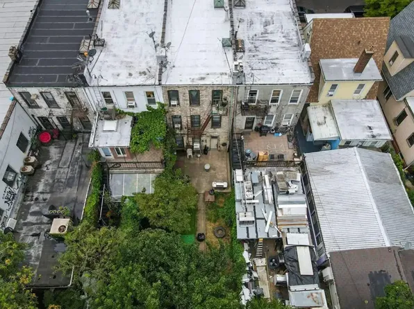 821 Mc Donald Avenue image 3 of 3