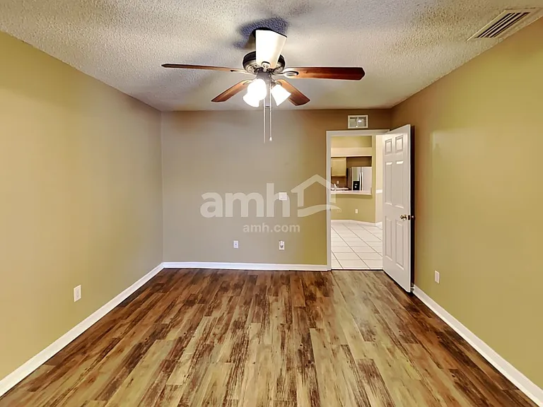 11224 Cypress Leaf Dr — Photo 9