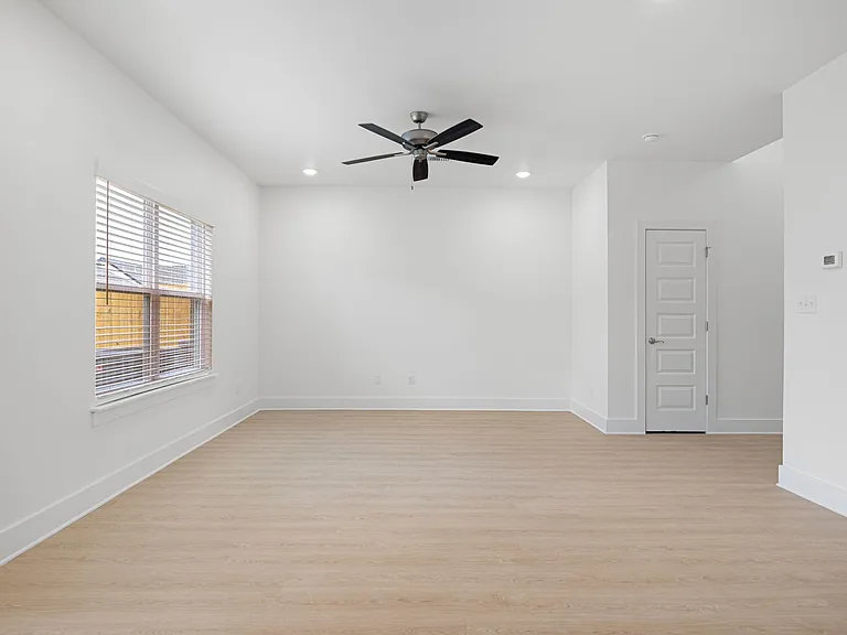 2713 SW Shackelton Ave #1 — Photo 57
