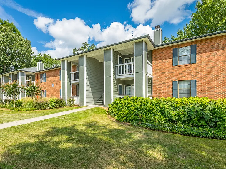 Exterior Views of Hawthorne at the Ridge in Madison, AL