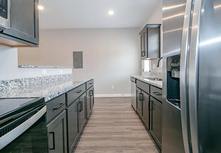 1115-E1 Hillwood Dr — Photo 11