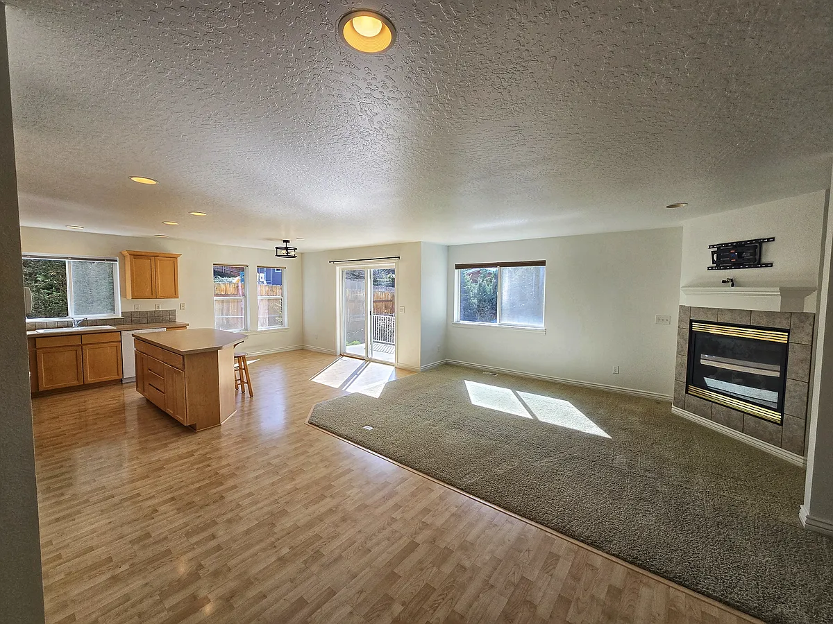 Building Photo - 1305 E Shenandoah Dr