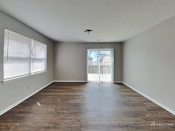3rd image of 90 Southway Dr