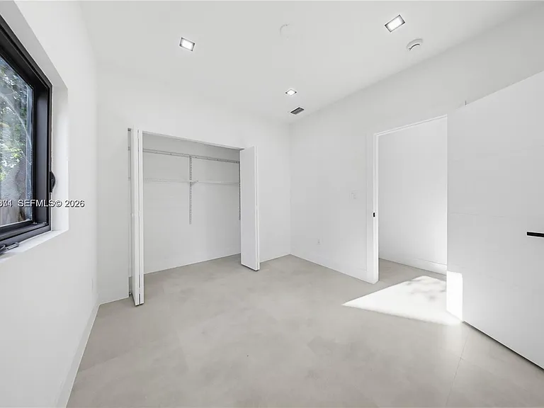 1021 NW 48th St — Photo 17
