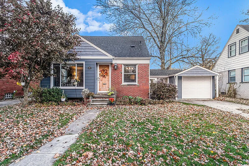 3 bed, 2.5 bath, 1307 sqft, $2,800 — Photo 1