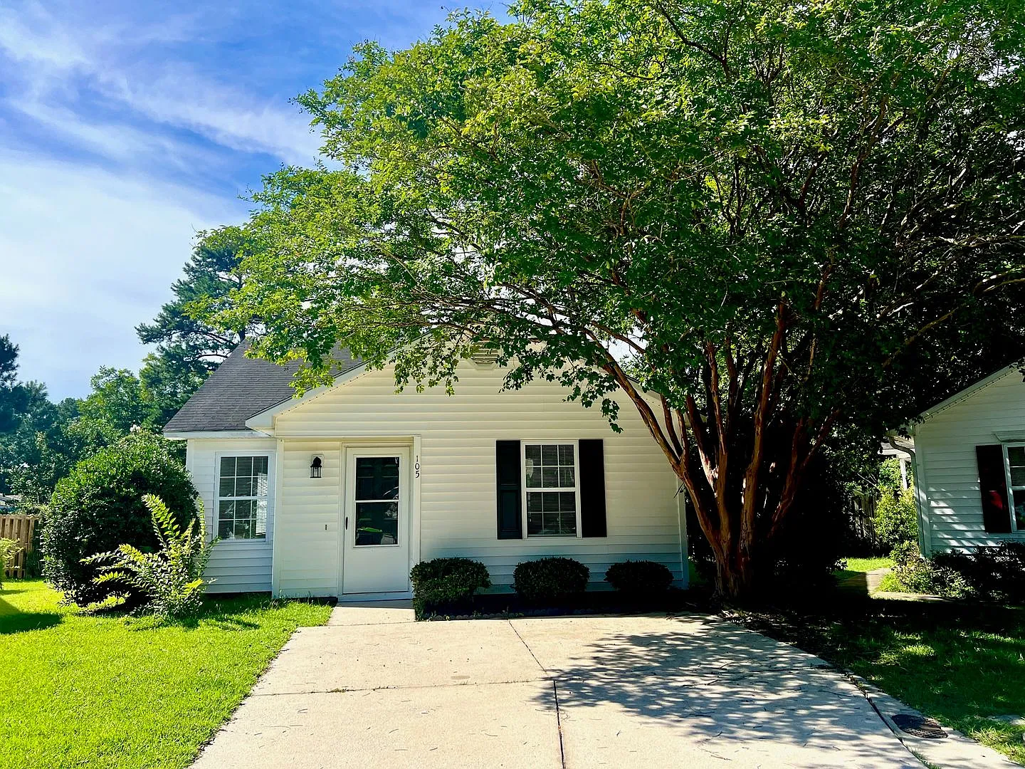 Charming Home in Forest Park — Photo 1