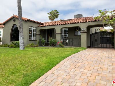 3655 W 61st St, Los Angeles, CA, 90043