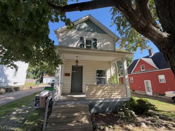 243 19th St NW, Barberton, OH 44203
