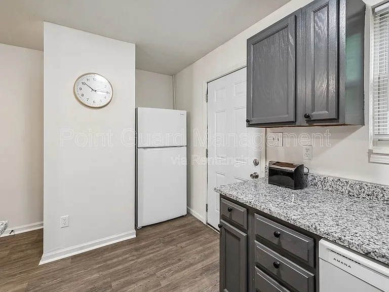 321 W South Ave — Photo 33