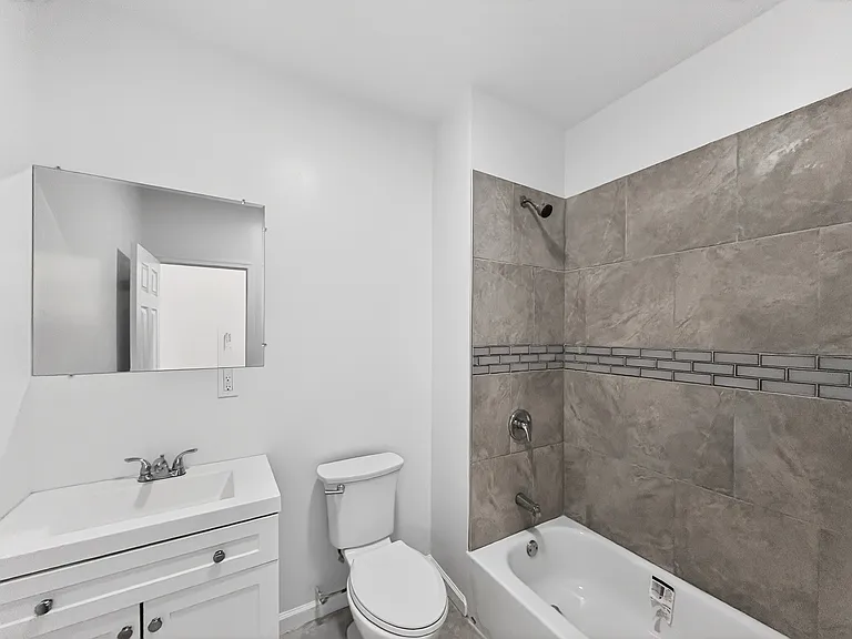 826 S 15th St — Photo 30