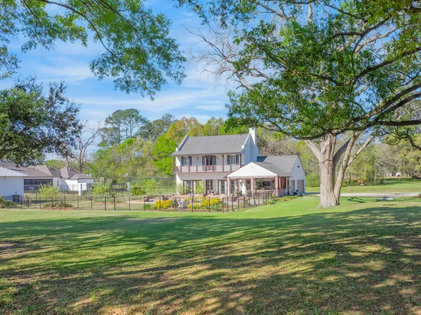 732 Louis Arceneaux Rd, Lafayette, LA 70507