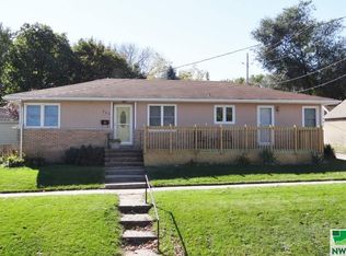 324 3rd St SE, Le Mars, IA 51031