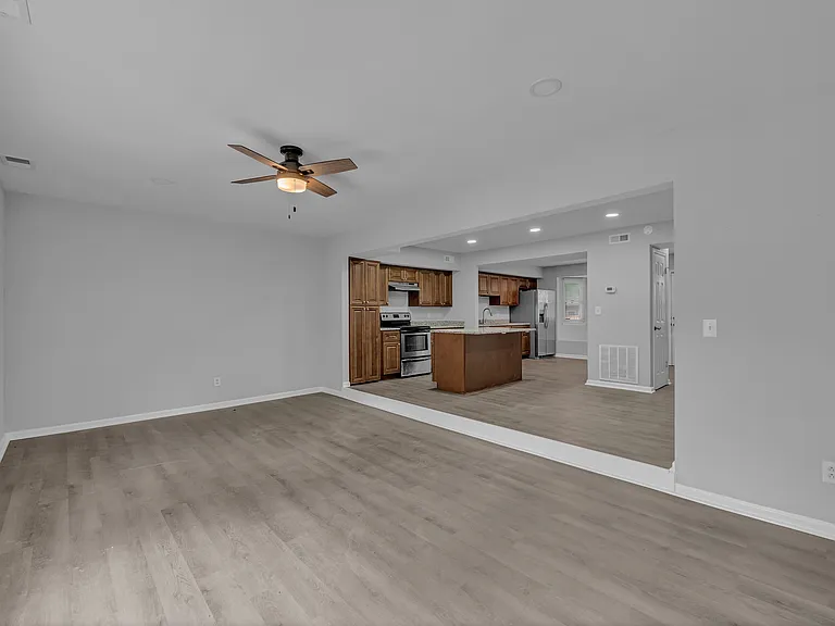 817 Biltmore Dr — Photo 8