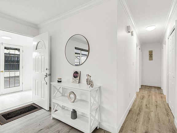 3rd image of 26655 30a Ave