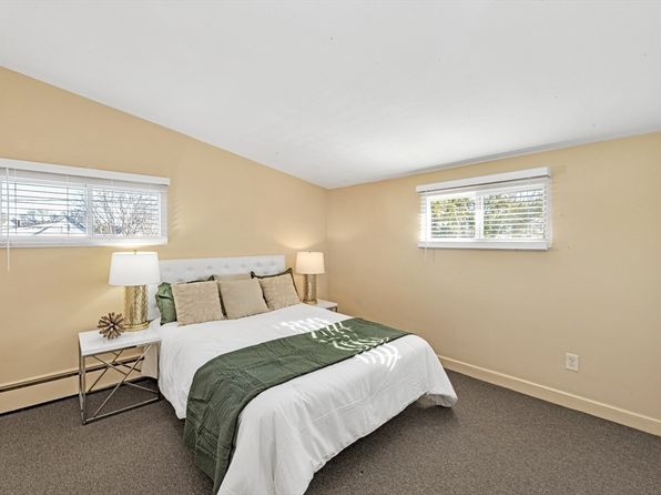 boston-massachusetts-59128928 picture