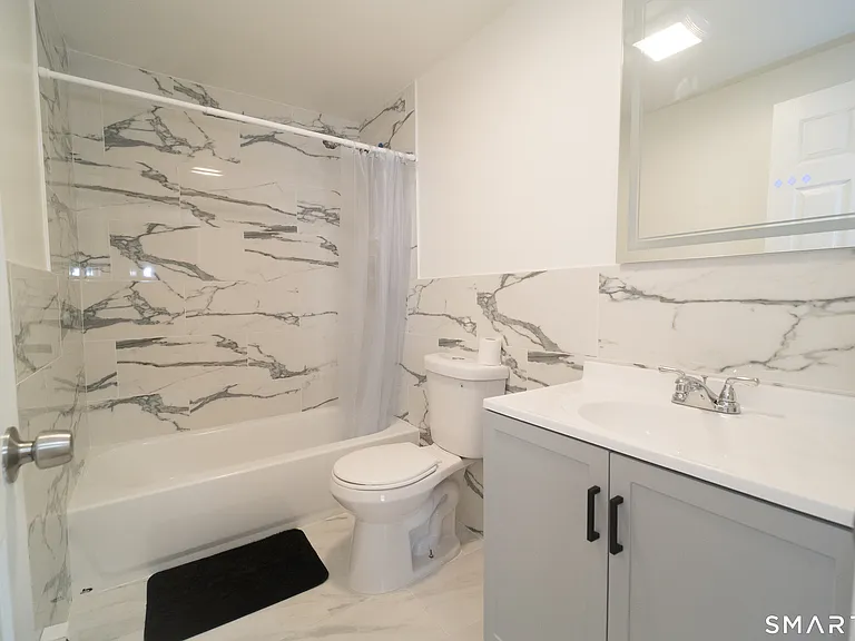 113 Clark St — Photo 4