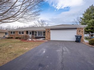 9836 W Paxton Dr, Beach Park, IL 60099