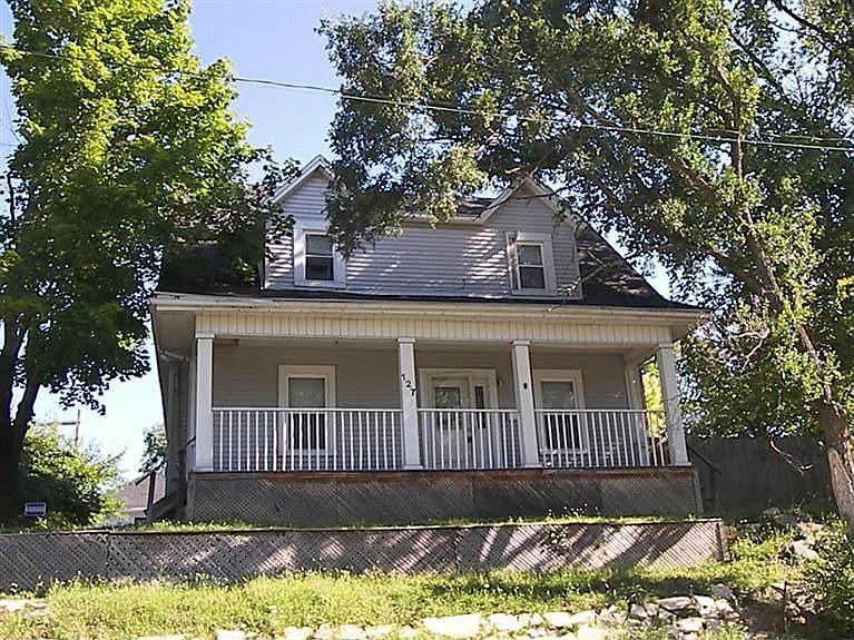 1st image of 127 E Hillcrest Ave