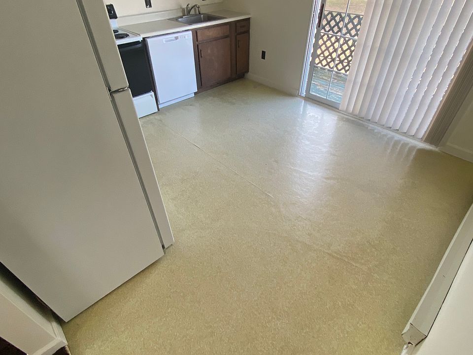Eat-in Kitchen