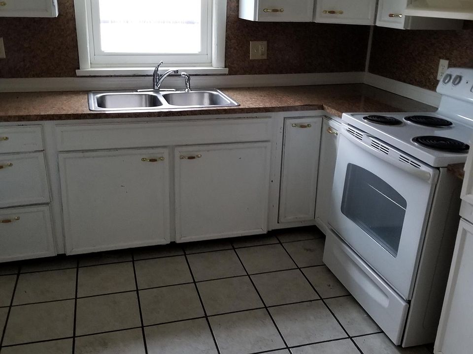 2nd image of 101 N Church St #101B