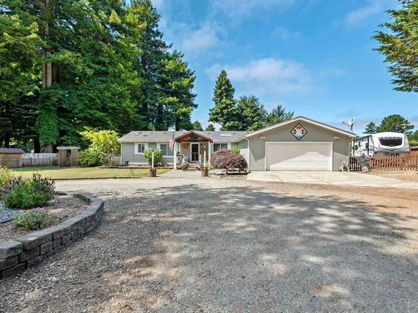 158 Skycrest Dr, Crescent City, CA 95531