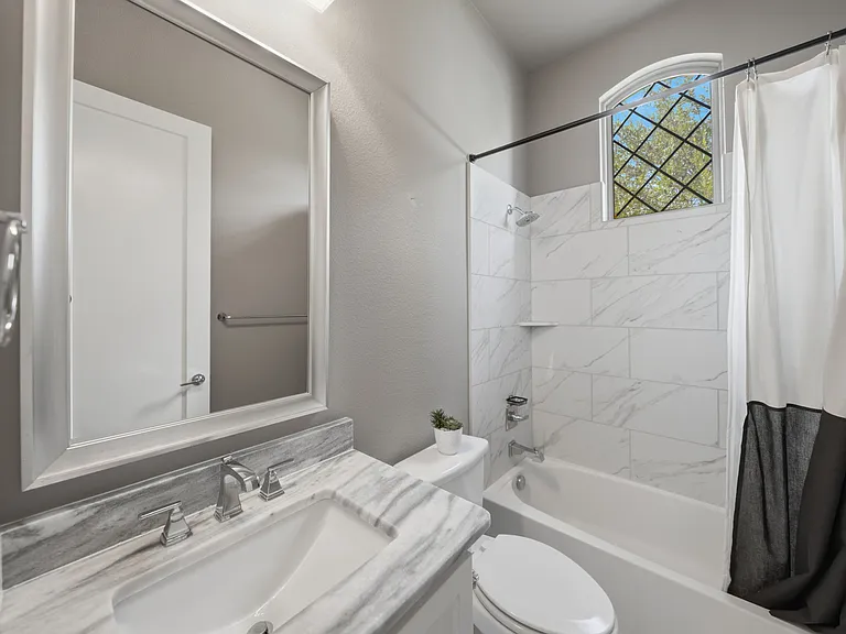 1410 Devonshire Dr — Photo 23