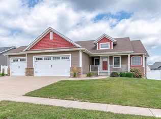 2010 E 61st St, Davenport, IA 52807