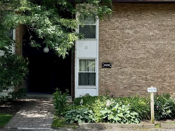 5526 E Lake Dr APT B, Lisle, IL 60532