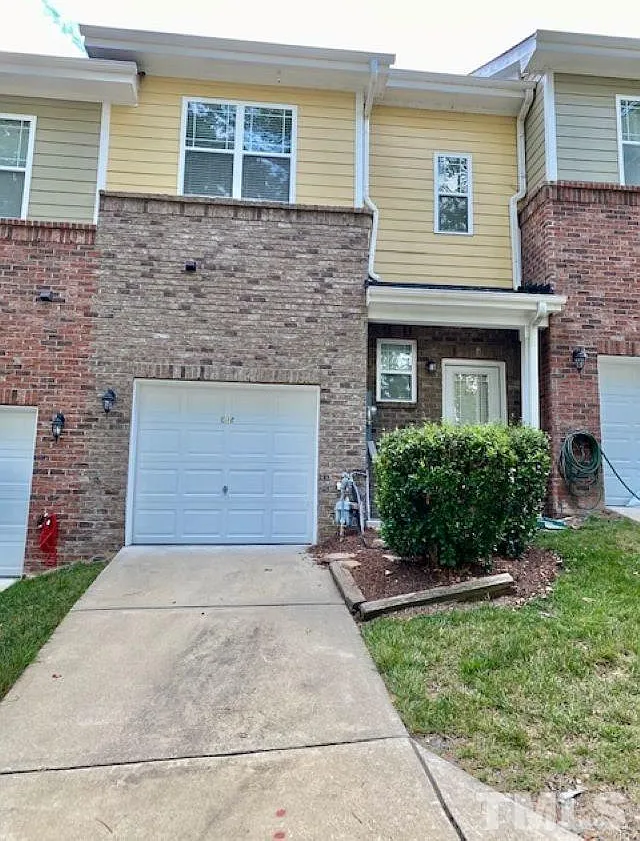 2 bed, 2.5 bath, 1480 sqft, $1,750 — Photo 2
