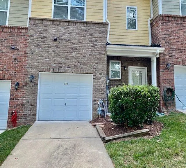 929 Morris Dale Ln — Photo 2