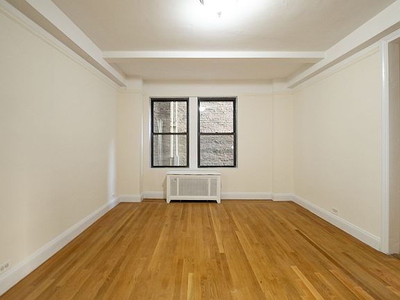 3rd image of 305 Lexington Ave APT 2D