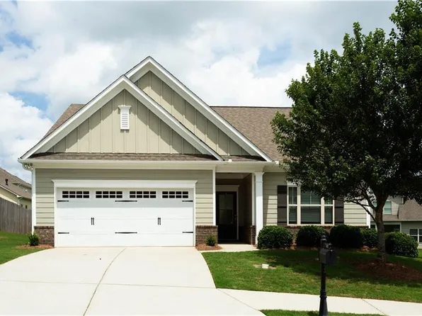 4509 Sweetwater Dr, Gainesville, GA 30504