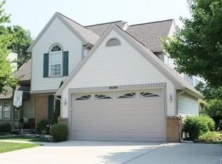 329 Bay Pointe Dr, Belleville, MI 48111