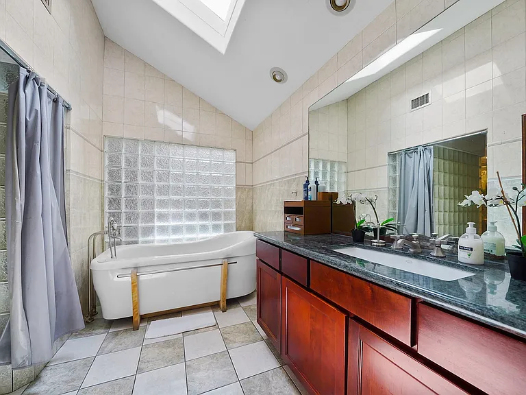 4106 Sun Meadow Dr — Photo 12
