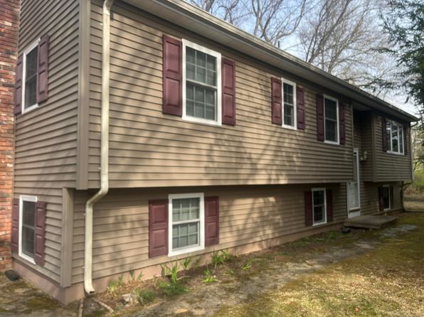 16 Palma Cir, Waterbury, CT 06704