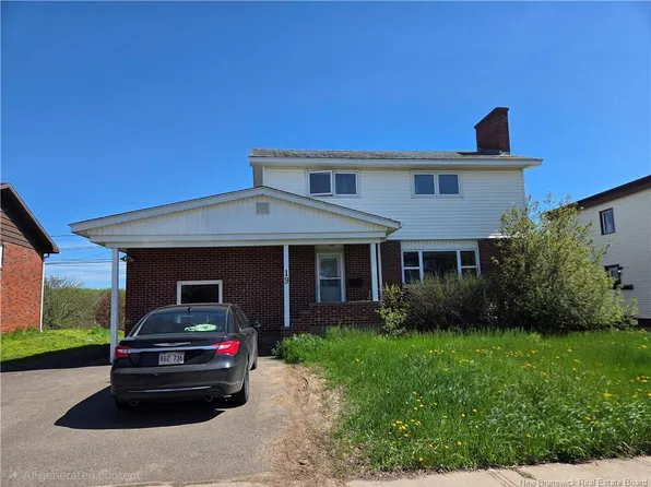 19 Anne St, Moncton, NB E1C 4J4