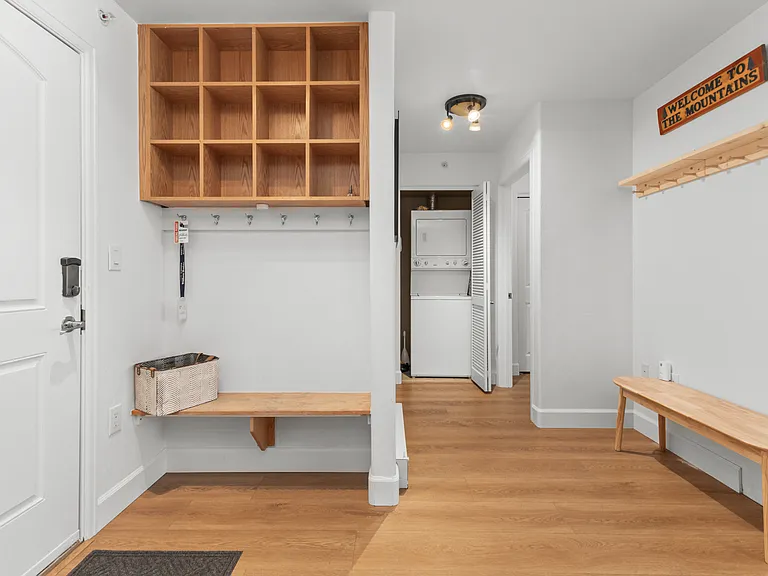 Entry way
