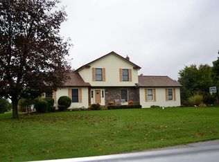 9287 Marinus Dr, Fenton, MI 48430