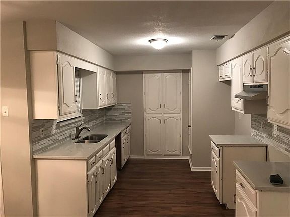 5th image of 147 N Beltwoods Dr
