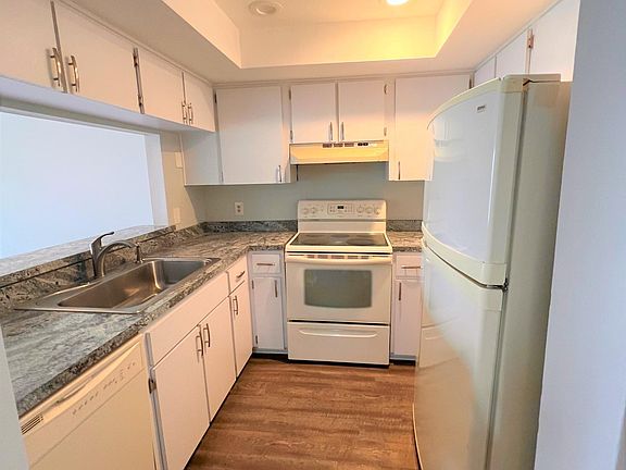 5th image of 185 Woodette Dr