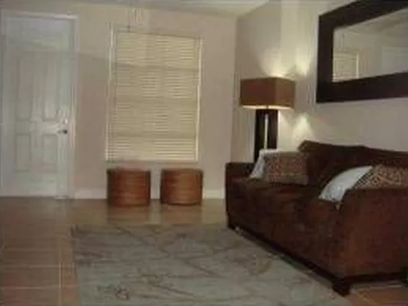 404 SW 13th Ter, Fort Lauderdale, FL 33312